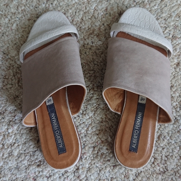 Alberto Fermani Tan and White Italian leather Slide Sandals size 6 - Picture 1 of 13
